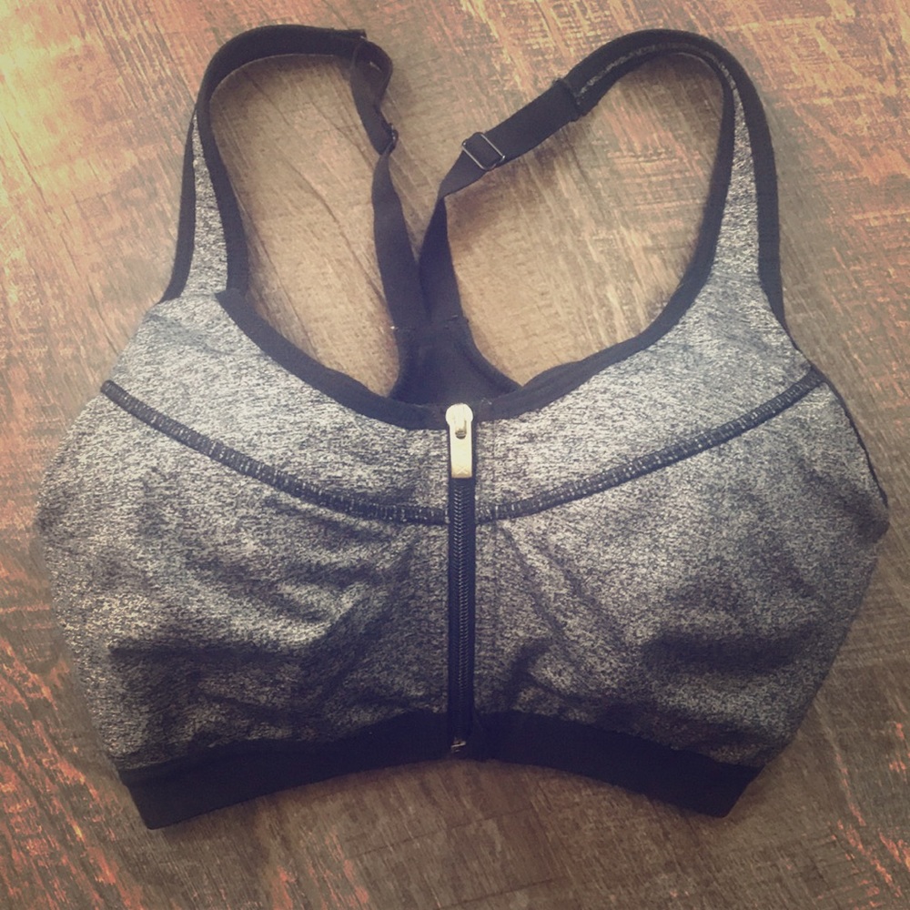 Victoria’s Secret Sports Bra Size 32D